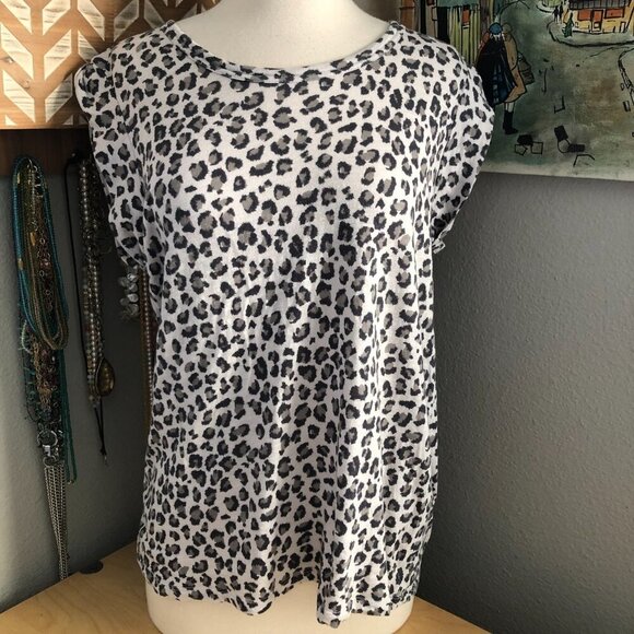 Banana Republic Leopard Print Malibu Cuff Sleeve T Shirt - NEW - Picture 2 of 9